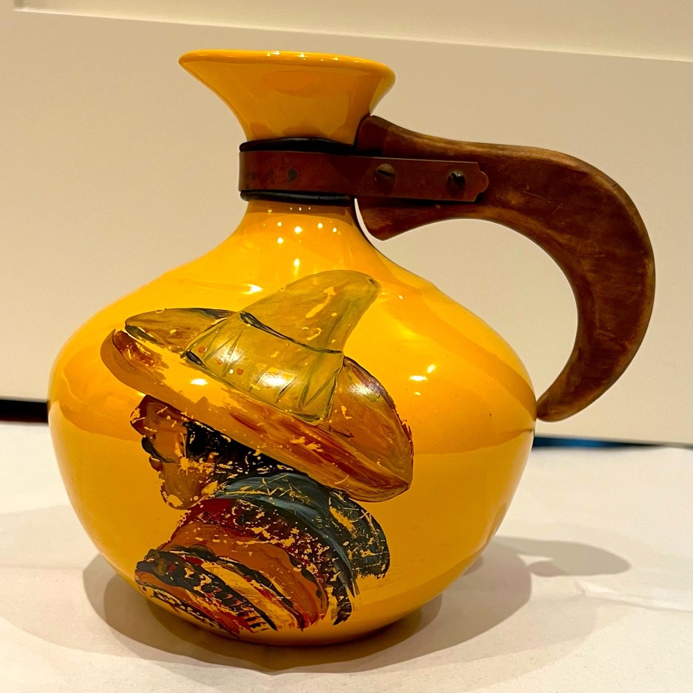 Extremely rare, vintage, Bauer pottery pitcher